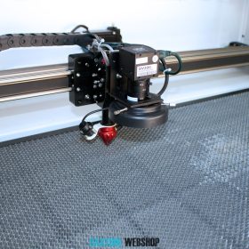 Méhsejtrácsos asztal 900*600 mm alumínium